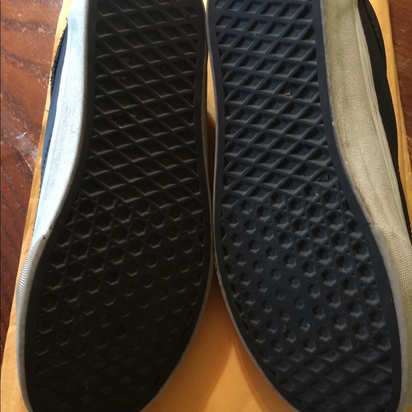 VANS - Picture 3 of 3